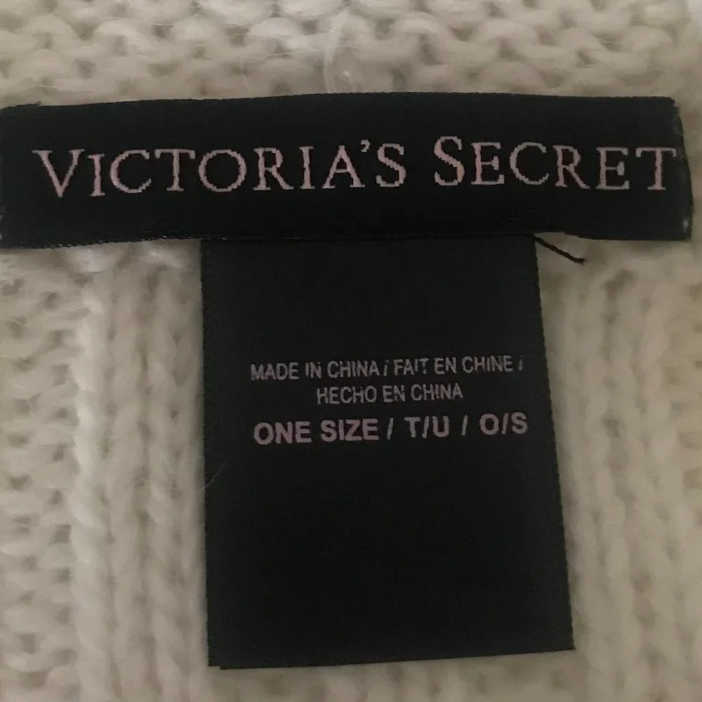 NWOT Victoria’s Secret Rhinestone Hat & Scarf Set